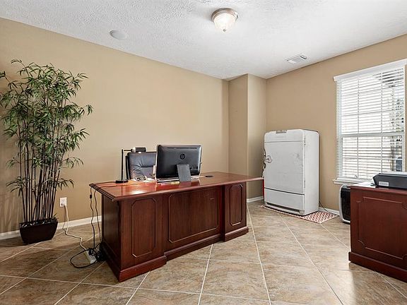 4th image of 10 Frontera Cir