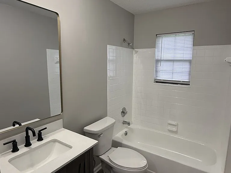 Crestview Dr — Photo 7