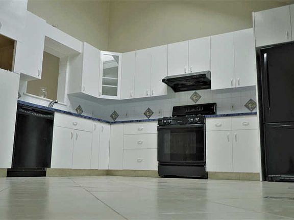 5th image of 311 E Magnolia Ave