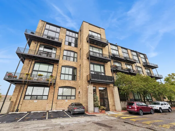 2614 N Clybourn Ave APT 401, Chicago, IL 60614