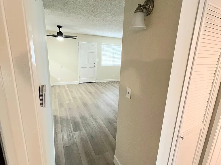 5051 Whitsett Ave #2122 — Photo 6