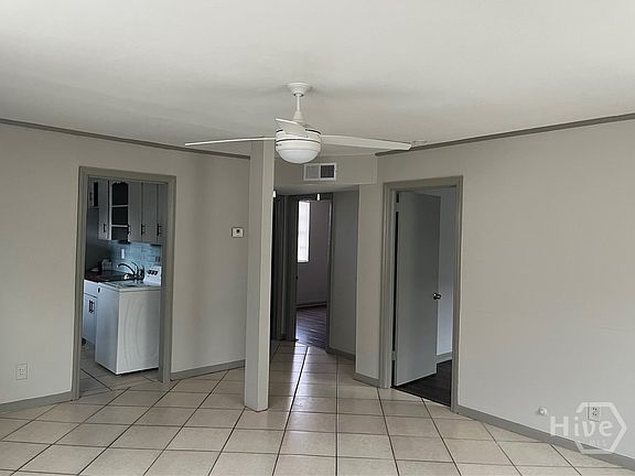 3rd image of 1204 W Victory Dr