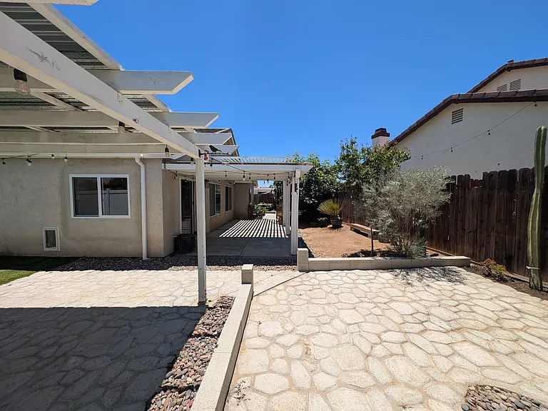 3850 Millbrae Ter — Photo 15