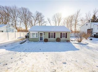 12 Circle Dr, Wallingford, CT 06492