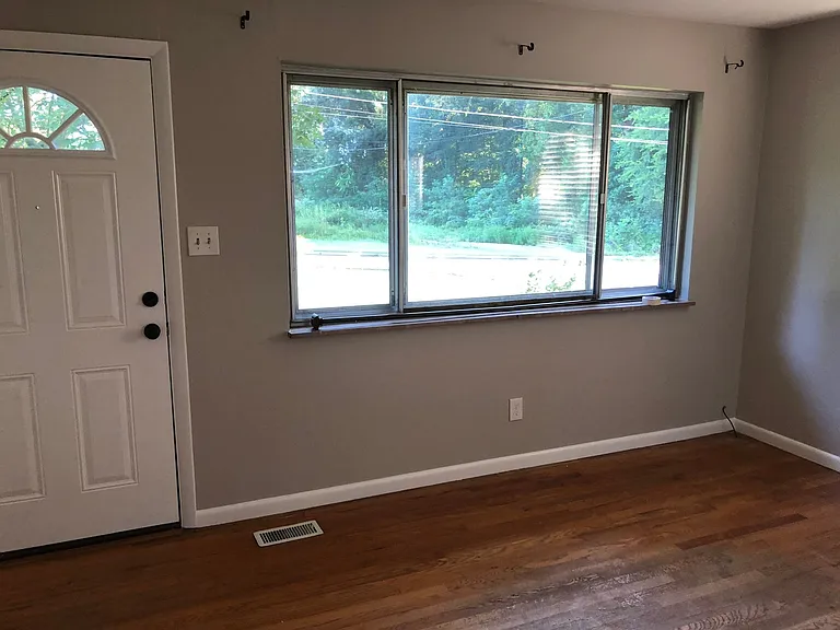 2605 Dexter Ln — Photo 7