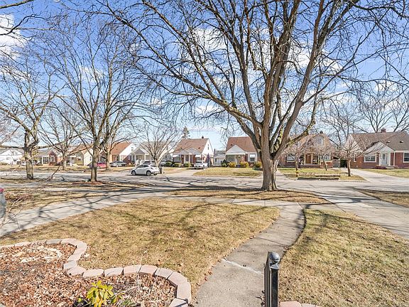 3rd image of 3446 Chestnut St