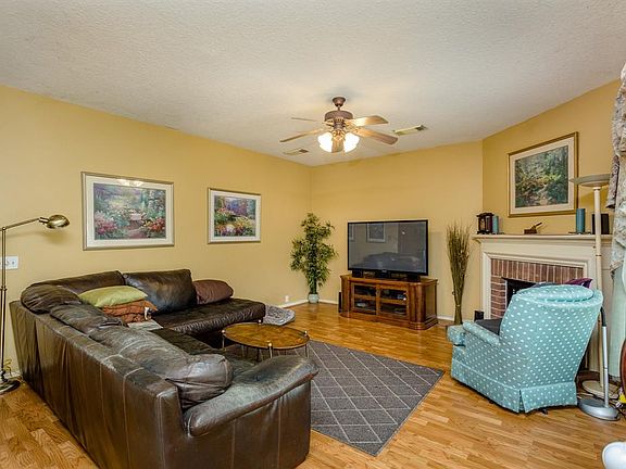 3rd image of 19222 Kelly Pines Ct