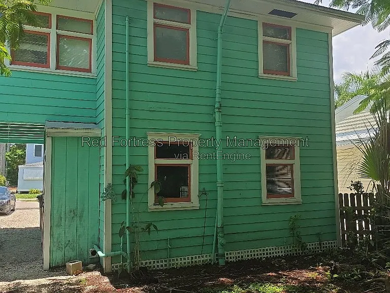 1609 Poinsettia Ave — Photo 11