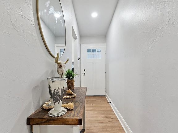 5th image of 10609 N McKinley Ave
