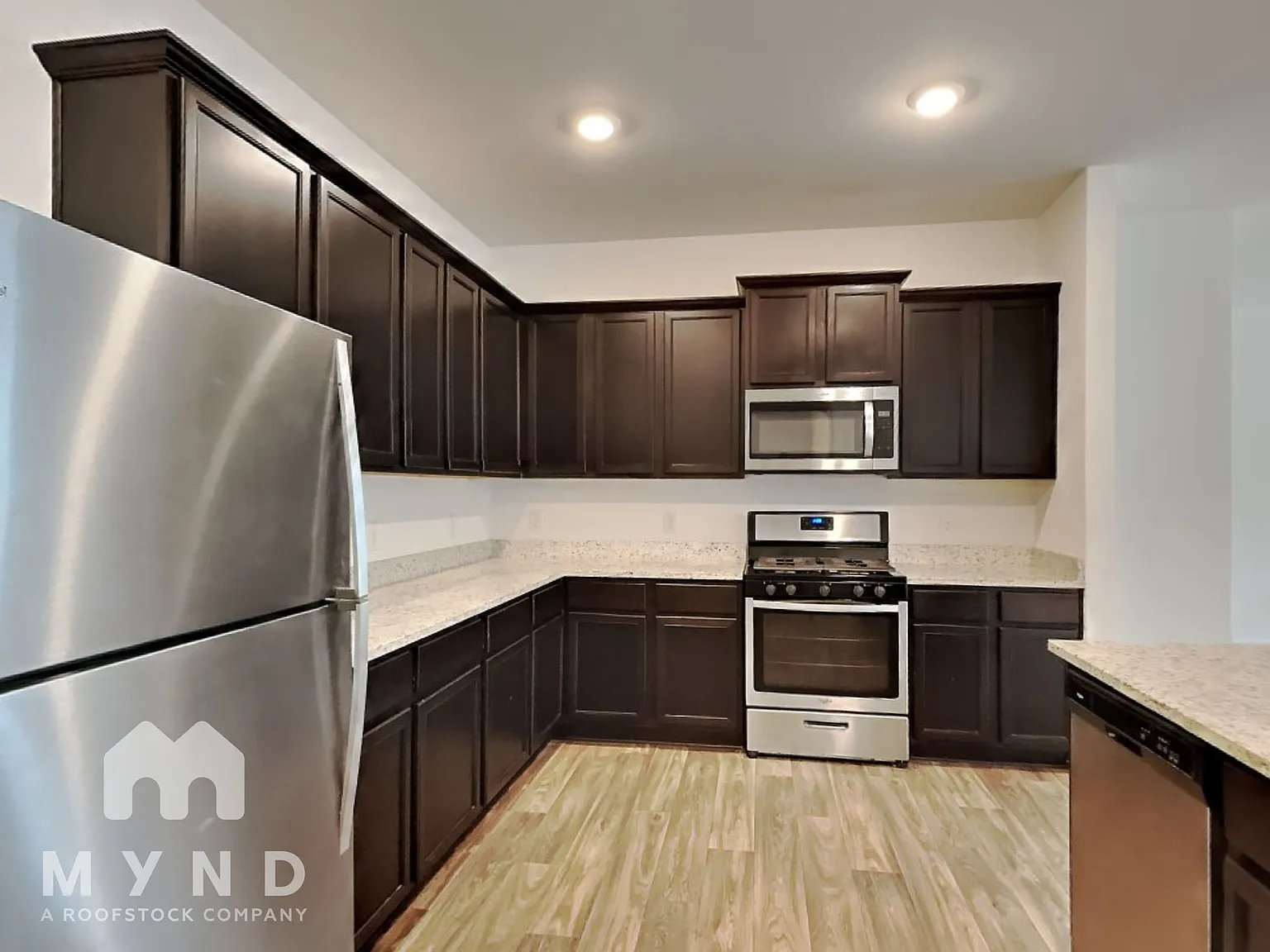 5 bed, 2.5 bath, 2470 sqft, $2,015 — Photo 3