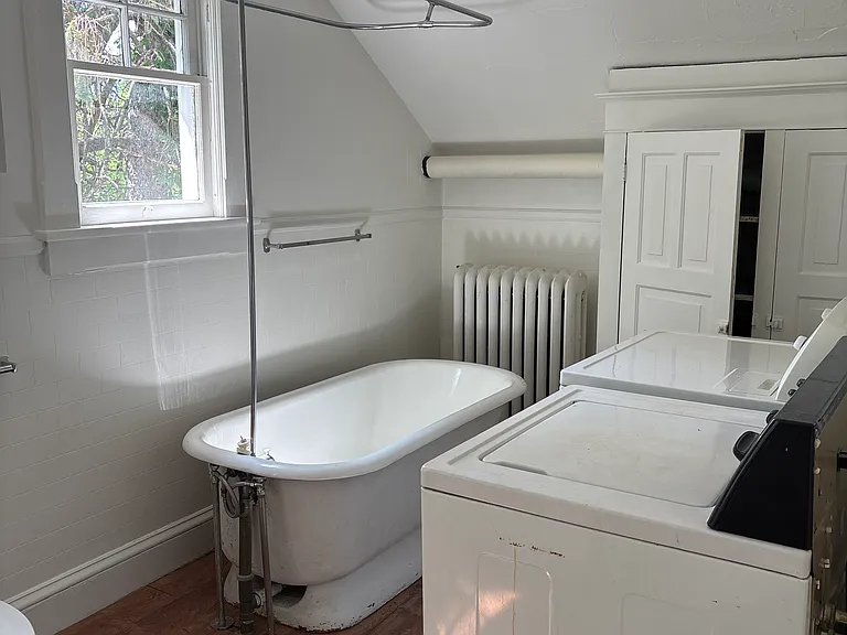 328 E Bishop St #2 — Photo 6