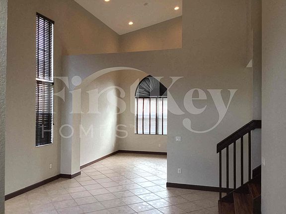 2nd image of 4104 NE 22nd Ln