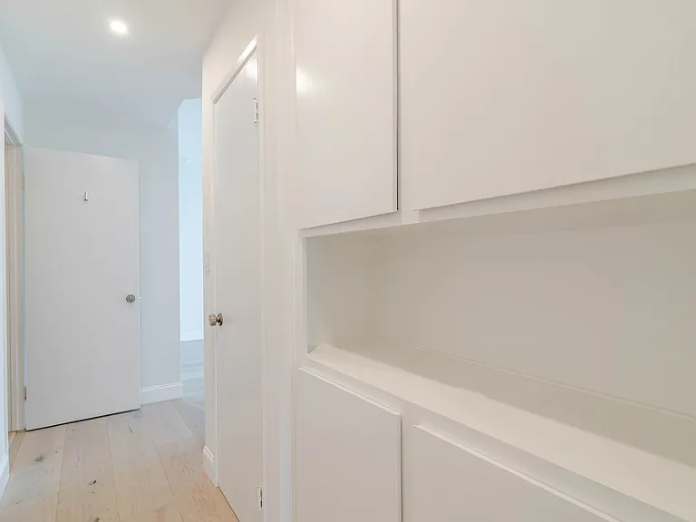 1305 N Columbus Ave #208 — Photo 22