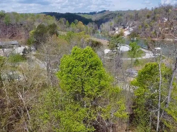 206 Waterside Ln, La Follette, TN 37766