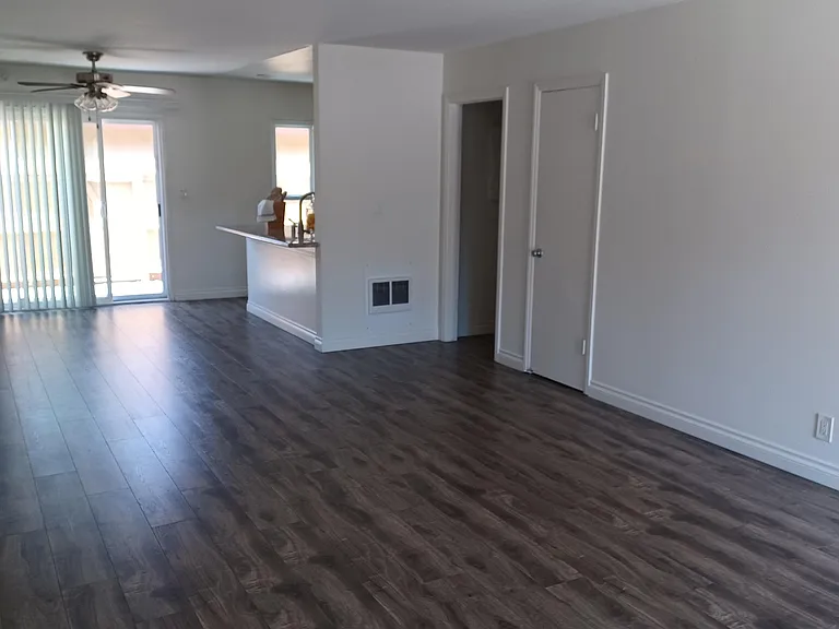 Huntington Garden Apartments — Photo 48