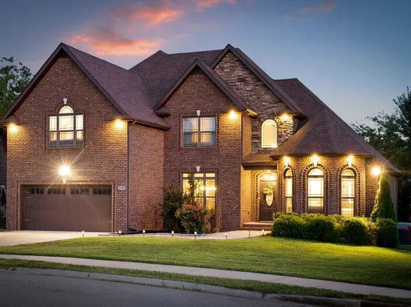 3196 Porter Hills Dr, Clarksville, TN 37043