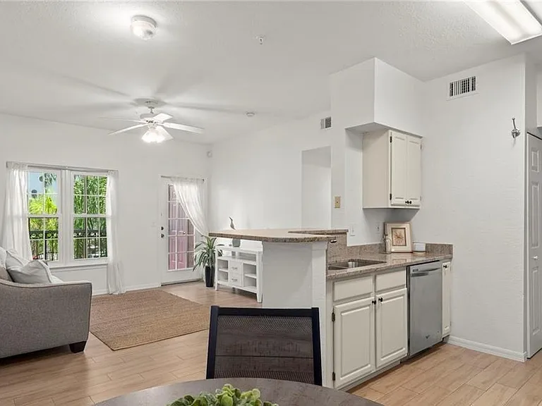 23500 Walden Center Dr #206 — Photo 1