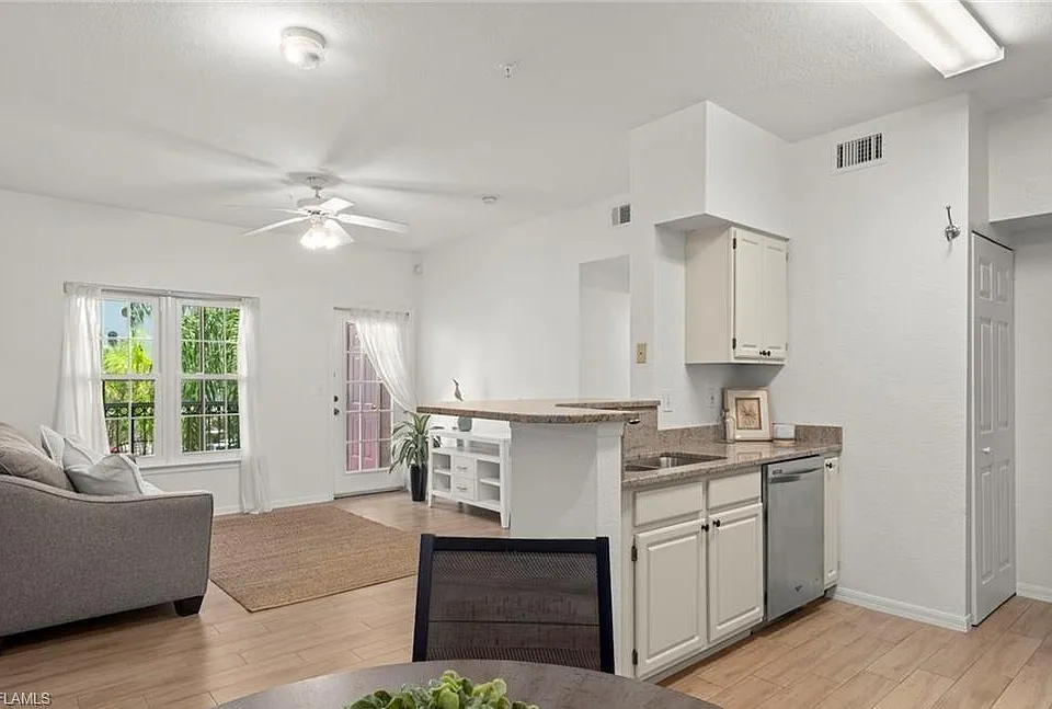 23500 Walden Center Dr #206