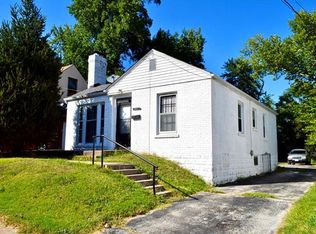 827 Airport Rd, Saint Louis, MO 63135