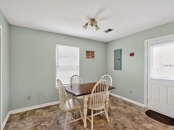 4th image of 502 Tecumseh Trl APT A