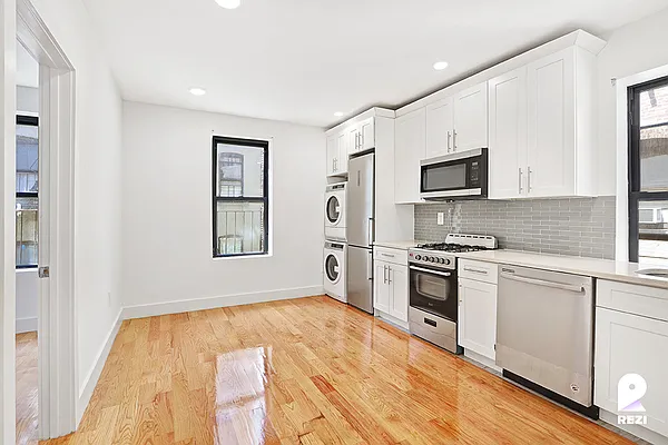 Rented by REZI | media 11