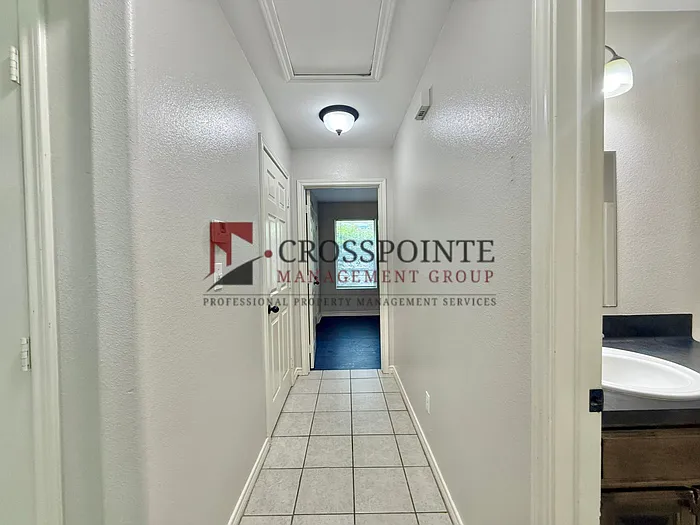 2215 N Palace Ave #100 — Photo 7