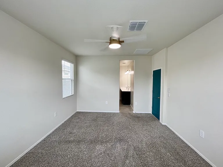 18563 W Desert Hollow Dr — Photo 11