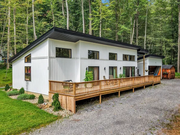 124 Red Sail Rd, Du Bois, PA 15801