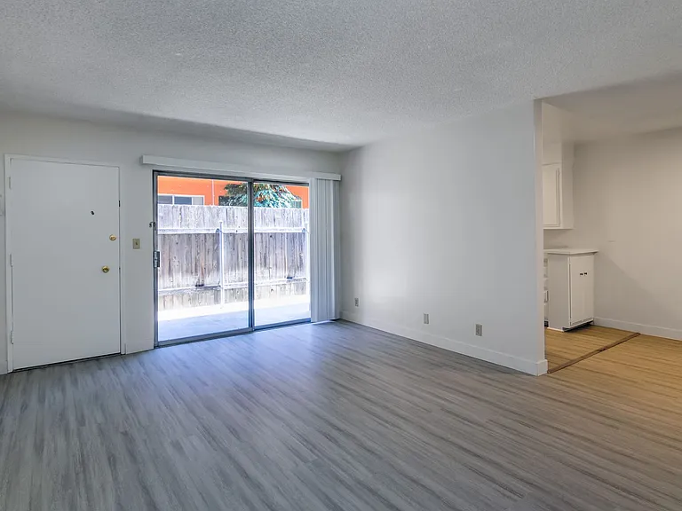 3662 Keystone Ave — Photo 3