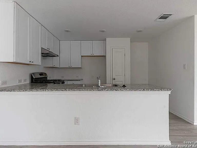 14907 Greenfield Ml — Photo 10