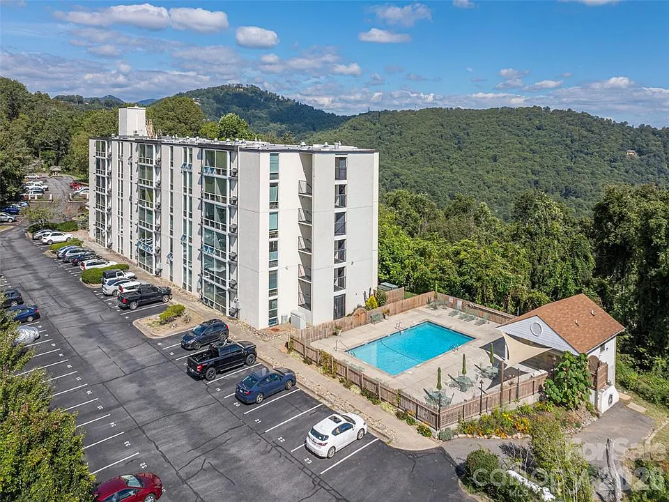 647 Town Mountain Rd #203