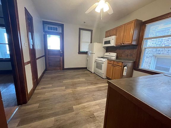 3rd image of 3538 W Belmont Ave #2R
