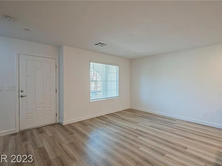 689 Omaggio Pl — Photo 6