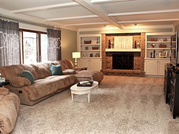 3rd image of 7137 Regents Park Blvd