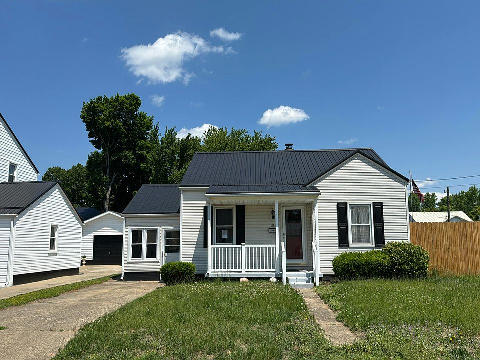 1st image of 123 Pleasant St