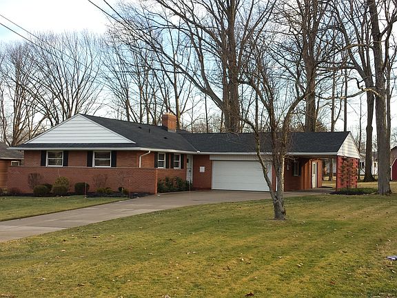 2nd image of 3020 Woodview Dr