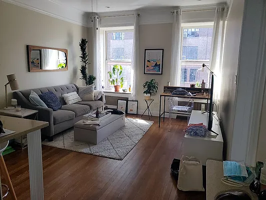 Rented by BLS Realty | media 18