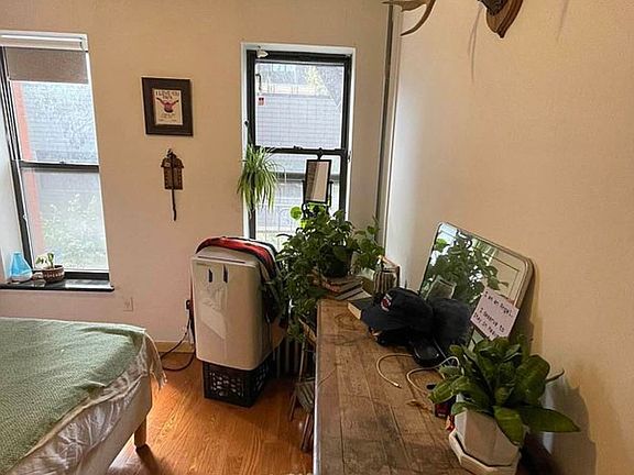 2nd image of 188 Orchard St APT 9