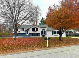 17 Maplewood Ave, Rochester, NH 03867