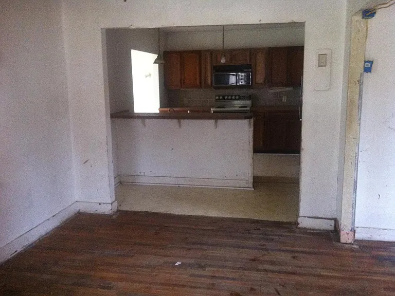 601 S Vine St — Photo 3