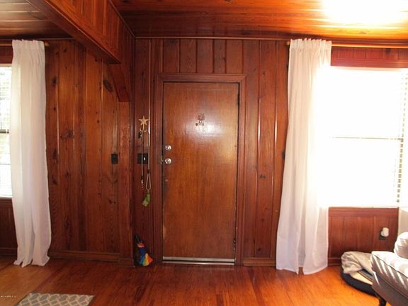 3rd image of 3835 Eloise St