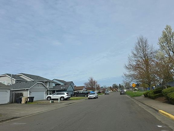 4th image of 2284 Waterford St SE