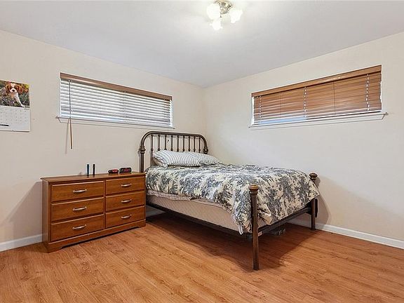 5th image of 2701 Charles Dr