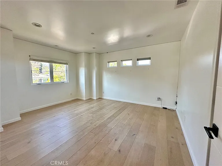 448 Linwood Ave — Photo 11