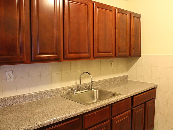 2nd image of 761 Williams Ave #3