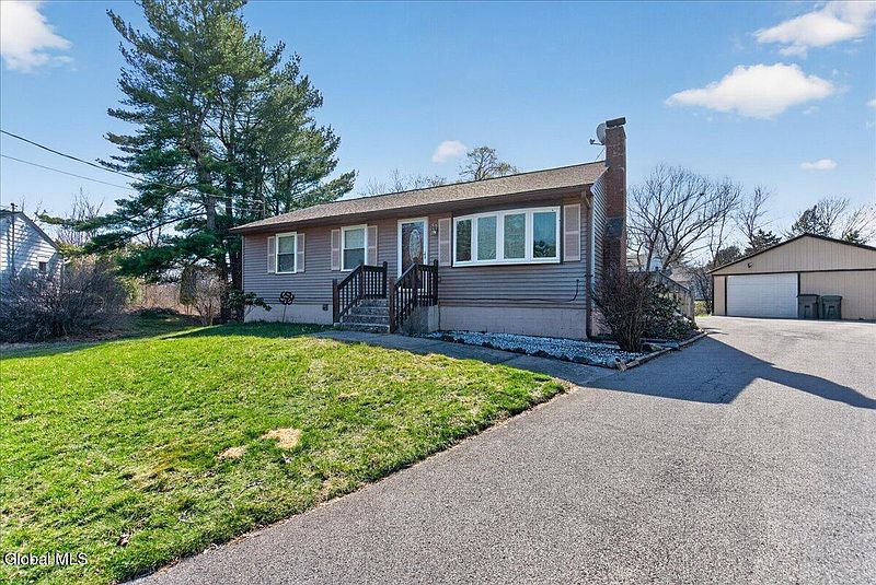 2nd image of 25 Dorchester Drive