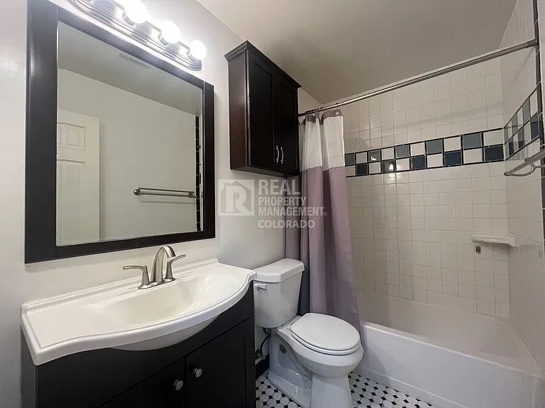 2260 S Valley Hwy #3 — Photo 7