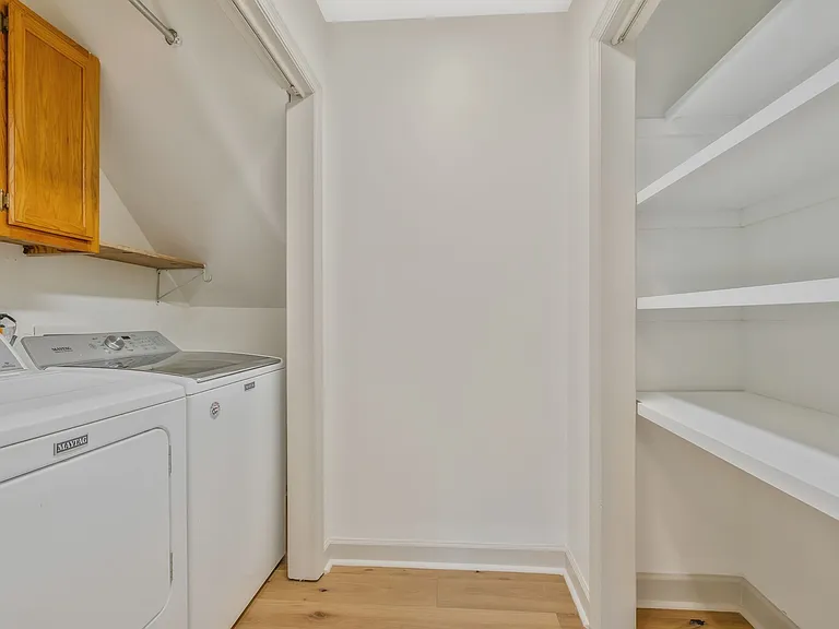 115 Pascal Dr — Photo 17