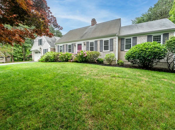 11 Barnes Lane, West Yarmouth, MA 02673