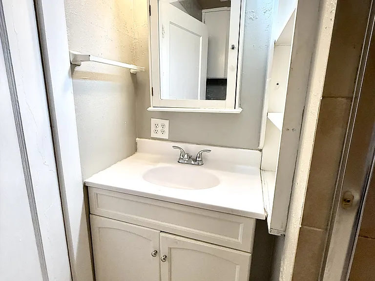 1010 C St NW — Photo 27